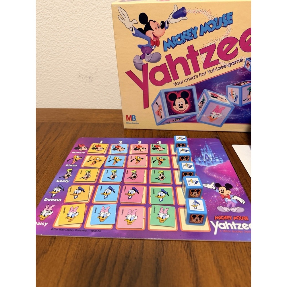 Mickey Mouse Vintage Yahtzee Game 1988 Milton Bradley Disney, COMPLETE! - Picture 2 of 5